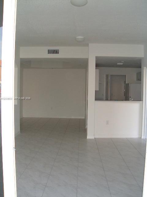 Building Photo - 6630 NW 114th Ave