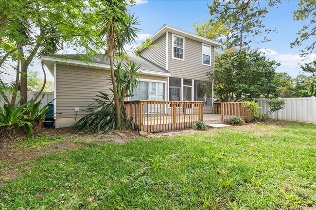 Building Photo - Lovely contemporary home in popular South Jax Beach!