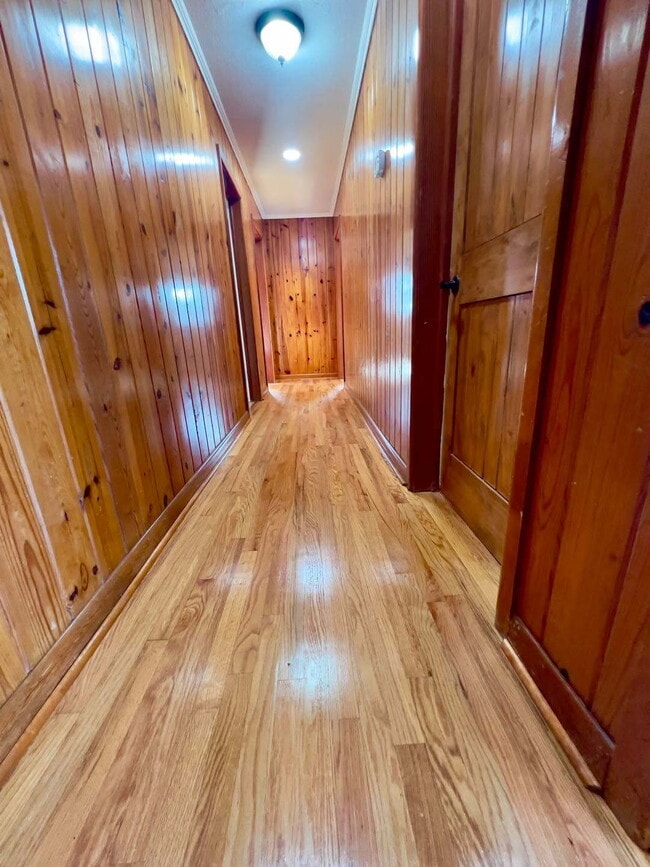 Building Photo - 1337 Broad St