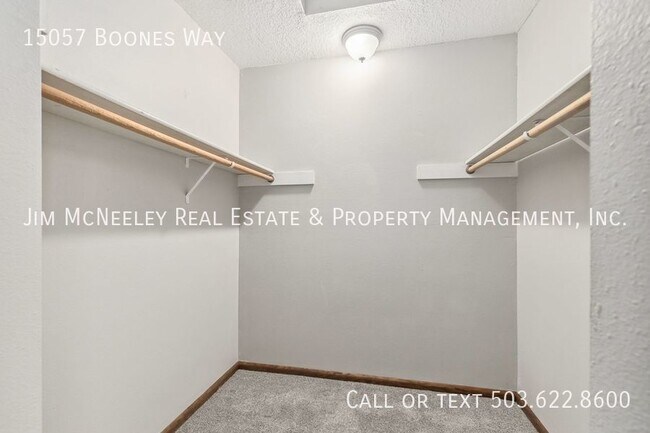 Building Photo - Great quiet L.O. Location!  3 bed/ 2 bath ...
