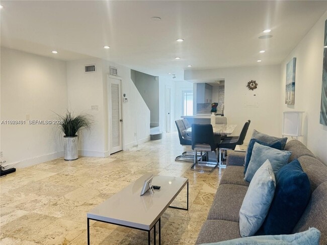 Building Photo - 1987 NE 123rd St