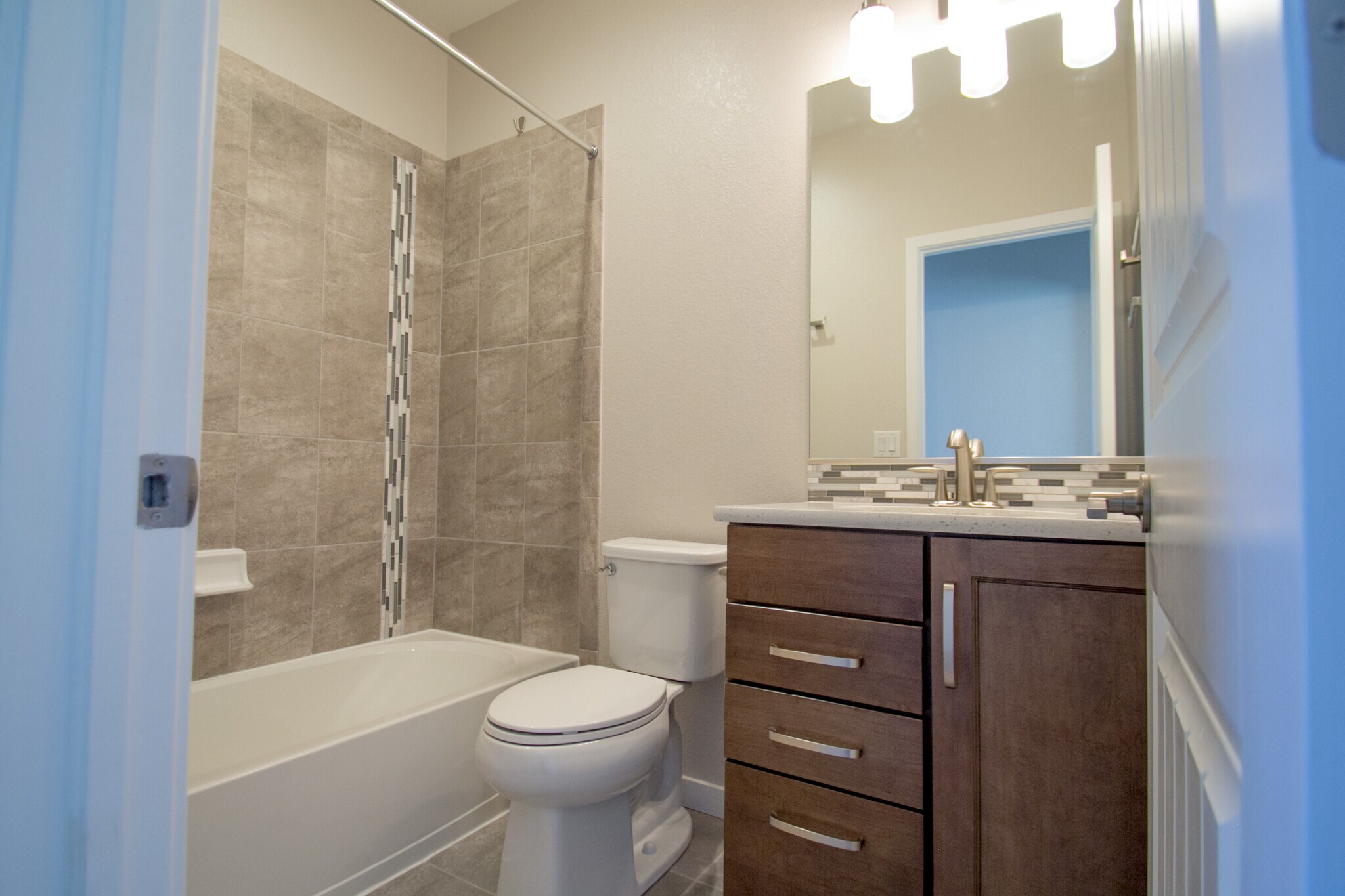 Main Bathroom - 1810 Volterra Way