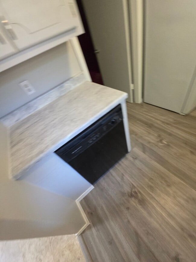 Building Photo - 600-604 East 7th