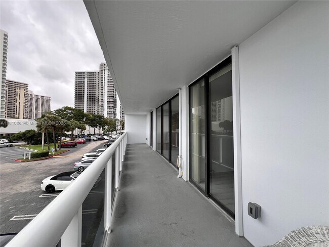 Building Photo - 20515 E Country Club Dr