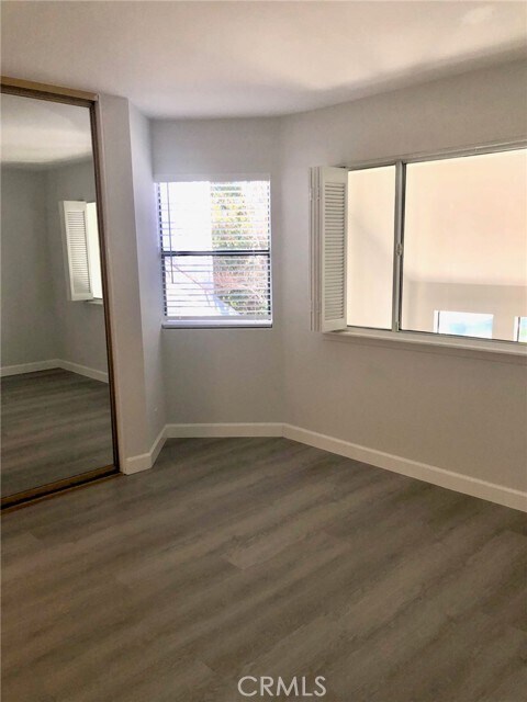 Building Photo - 11 Briarglen