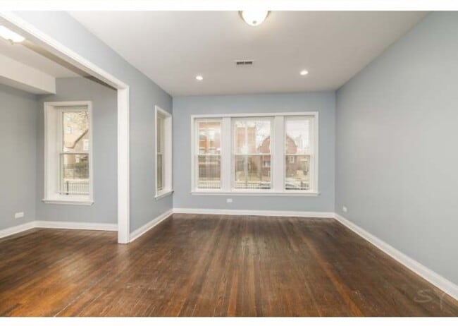 Building Photo - 7230 S Yates Blvd