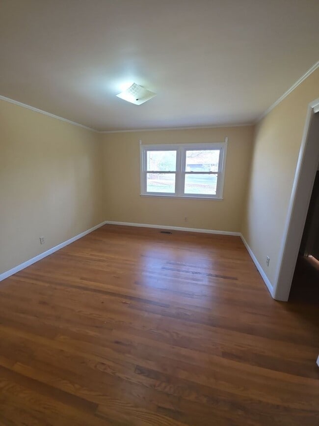 Building Photo - 3-Bedroom Home with Garage and Spacious Yard in Cookeville