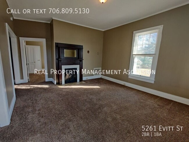 Building Photo - 5261 Evitt St