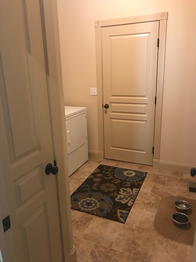 Laundry / Mud room - 2744 W Divide Creek St