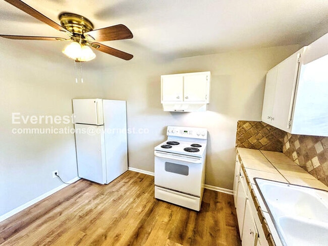 Building Photo - 10546 106th Ave N