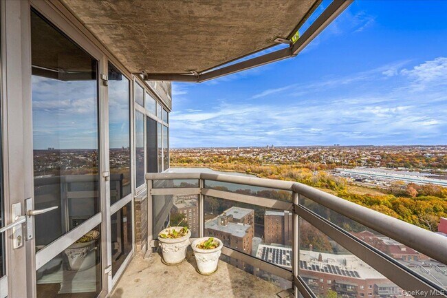 Building Photo - 112-01 Queens Blvd