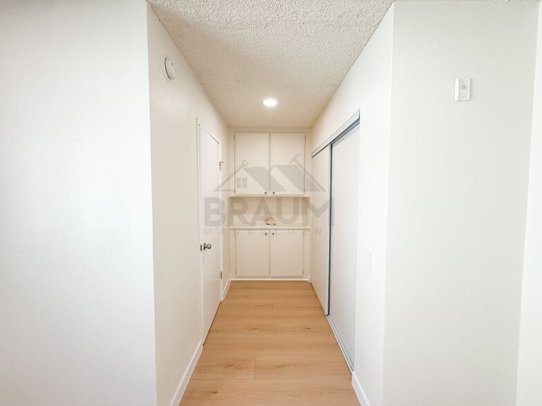 Building Photo - 11007 Hartsook St