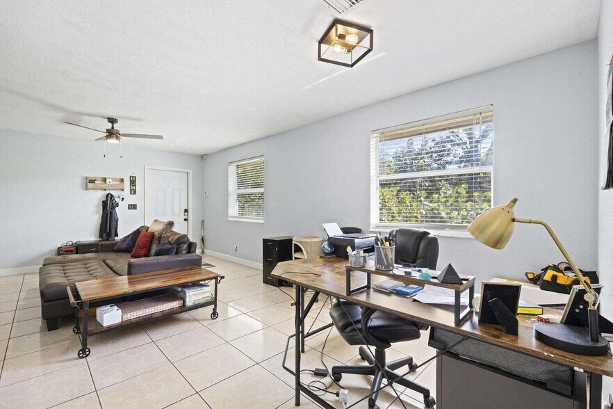 Building Photo - 1651 Suwanee Dr