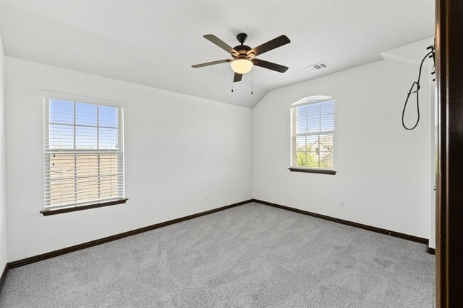 Building Photo - 221 Mandana St