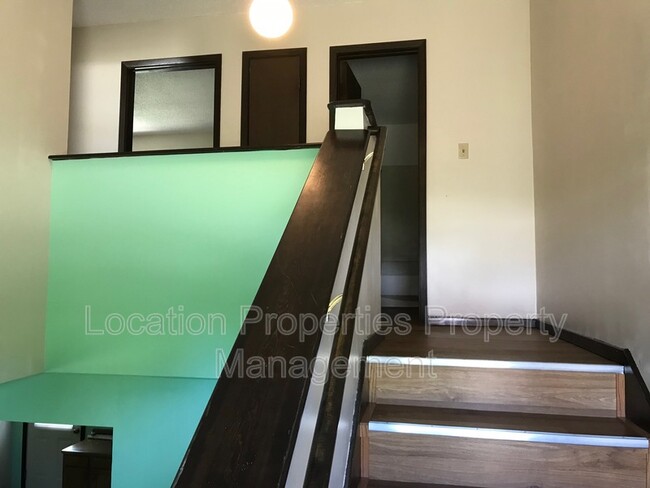 Building Photo - 1304 Randall Rd