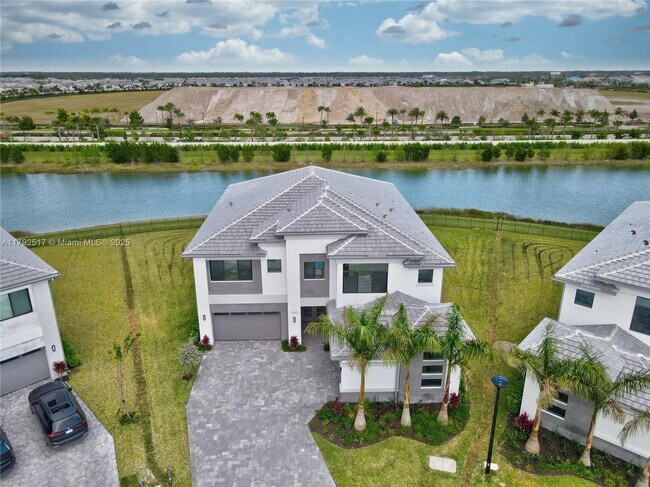 Building Photo - 12865 Wingspan Ct