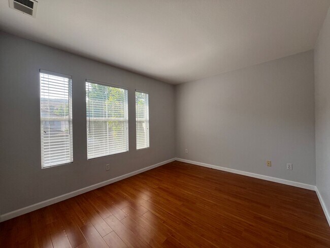 Building Photo - Spacious 4-Bedroom Home in Mira Mesa – Tam...