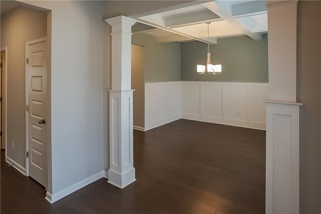 Building Photo - 1150 Red Bud Cir