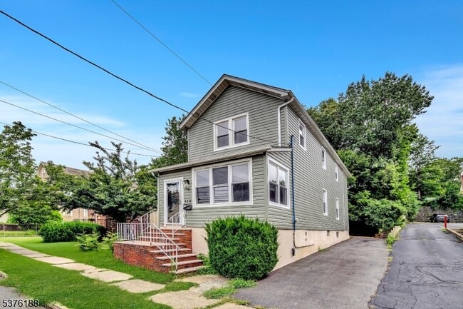 Building Photo - 138 Bloomfield Ave
