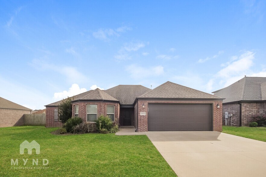 Primary Photo - 2403 SW Worthington Ave