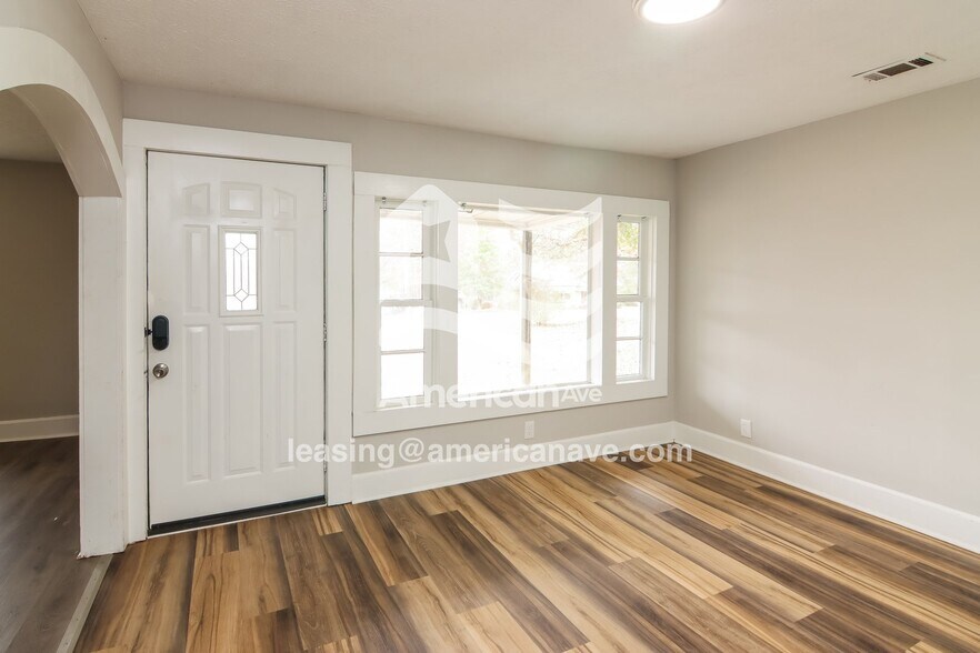 Building Photo - 154 Pine Cir