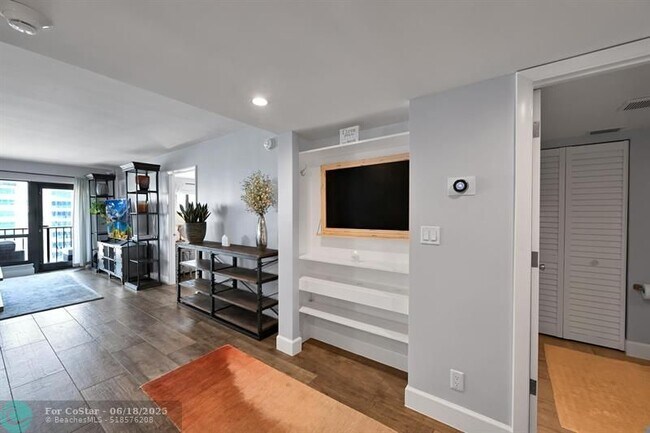 Building Photo - 5000 N Ocean Blvd