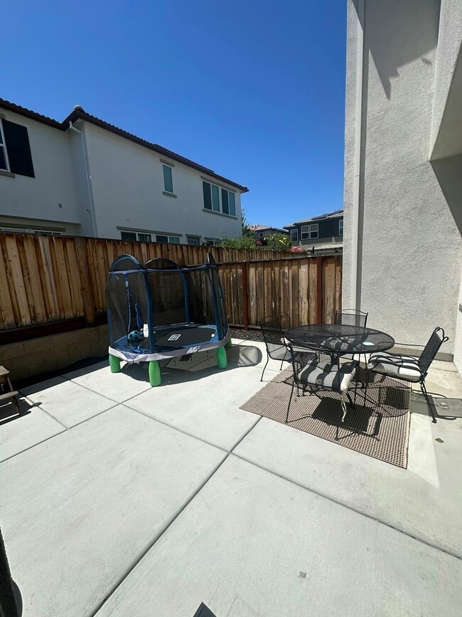 Building Photo - 1427 S Hopper Ln