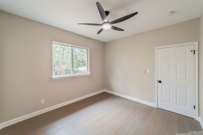 Building Photo - 18605 Elmbrook