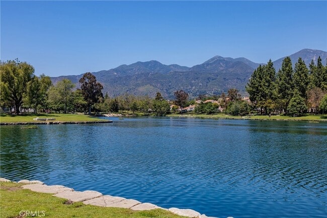Building Photo - 225 Montana Del Lago Dr