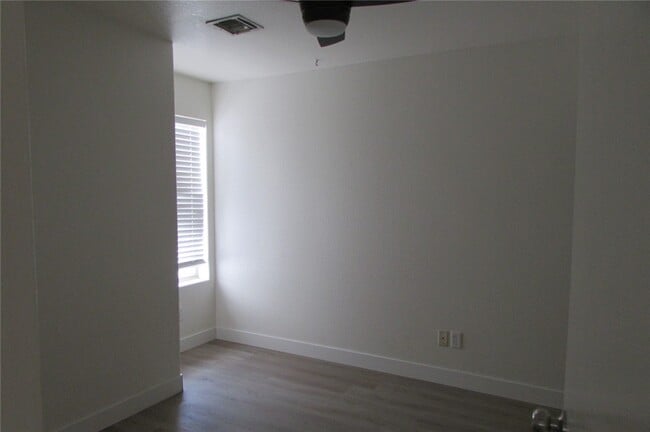 Building Photo - 2361 Taos Dr