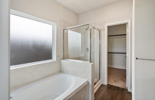 Building Photo - Stunning Lake View 4BR Single Family Home ...