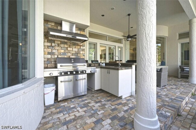 Building Photo - 2540 Half Moon Walk