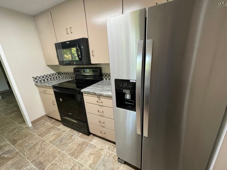 Primary Photo - 1325 NW 23rd St