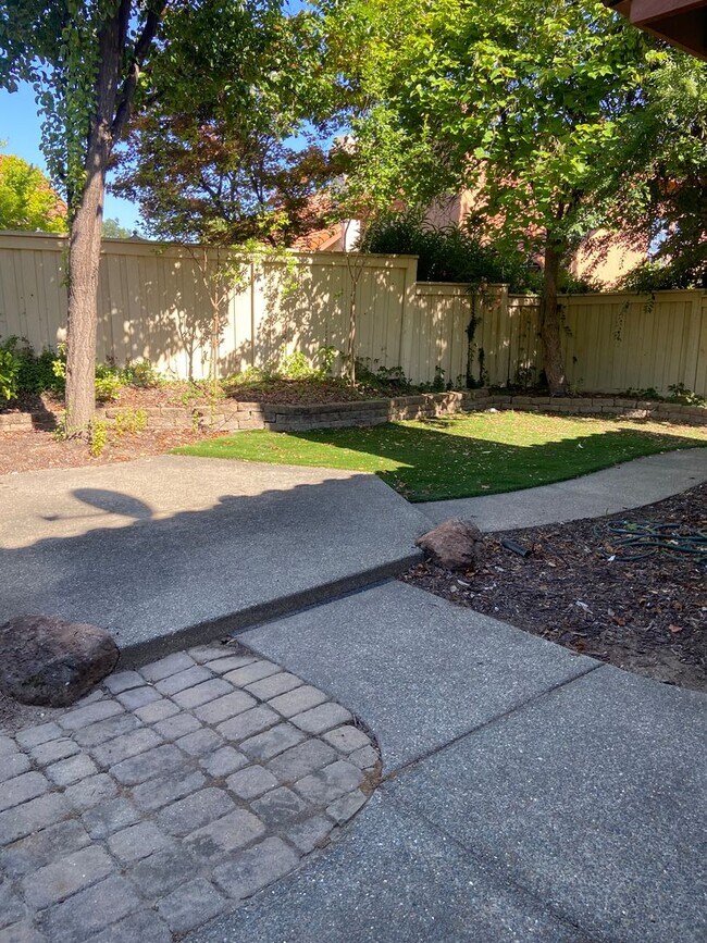 Building Photo - American River Canyon Folsom - 3 Bdrm, 3 Bath in gated community