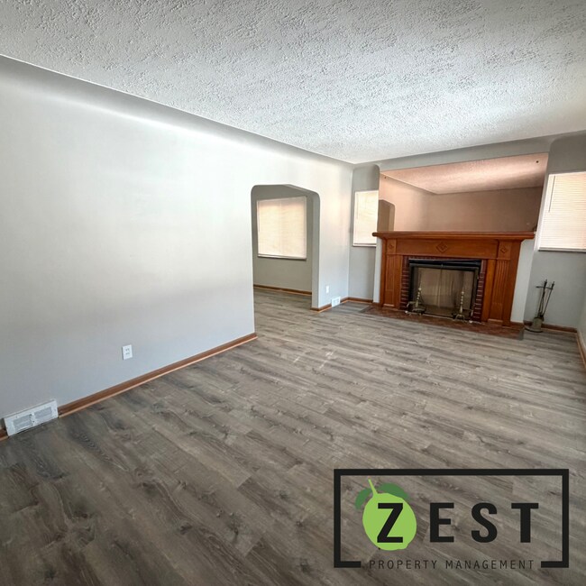 Building Photo - 19691 Cliff St