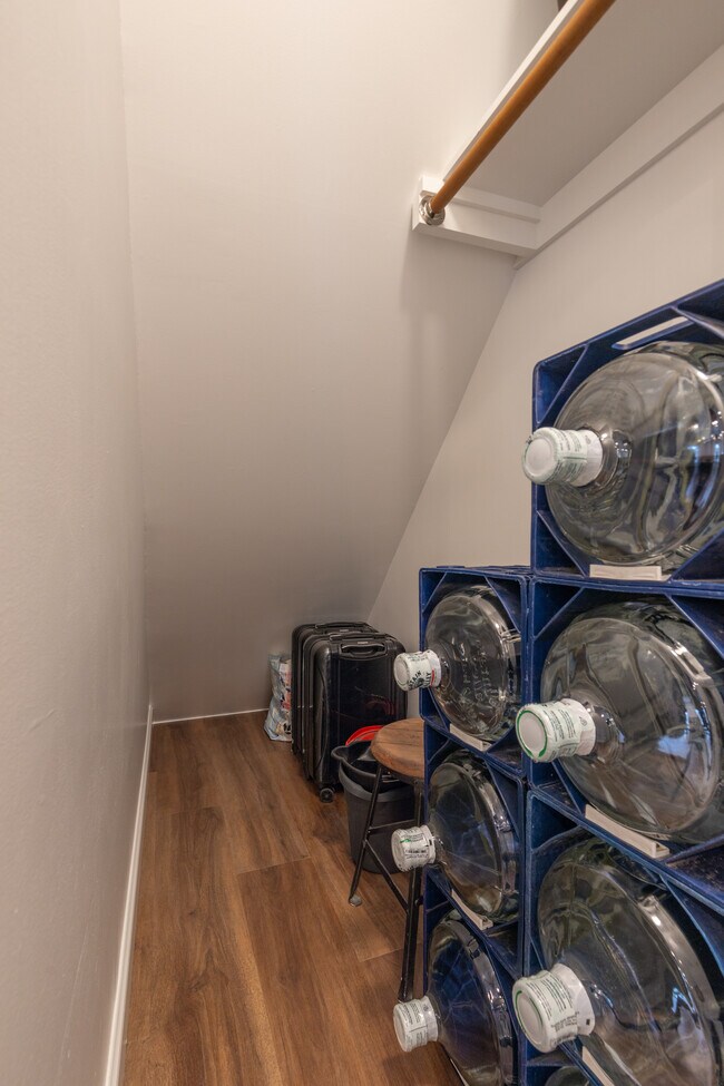 Building Photo - 165 Byrne Ave