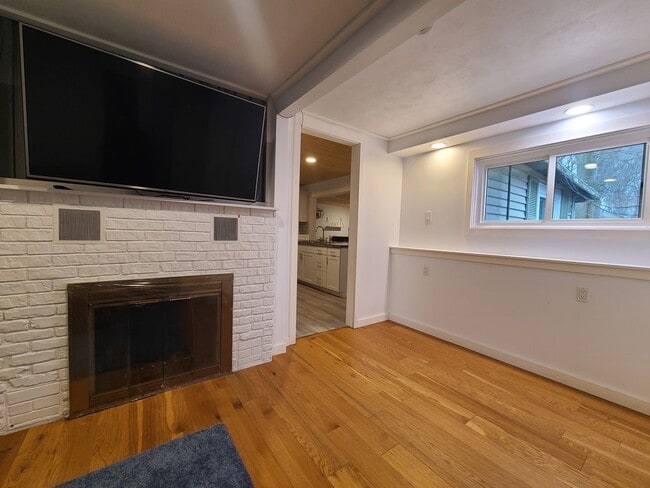 Building Photo - Charming Two Bedroom Ranch in Coloma