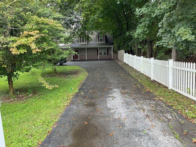 Building Photo - 8 James St