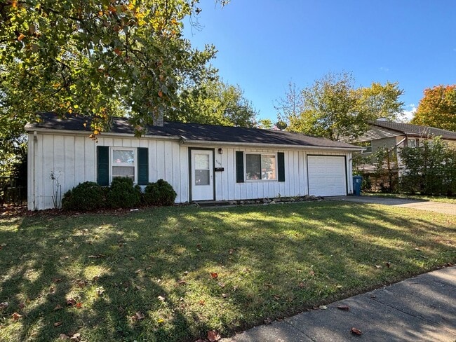 Building Photo - %50 OFF FIRST MONTH'S RENT! Spacious 3 bedroom home with large backyard deck!