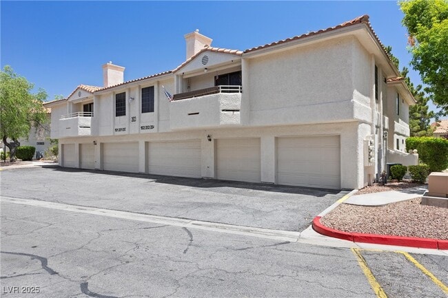 Building Photo - 2623 S Durango Dr