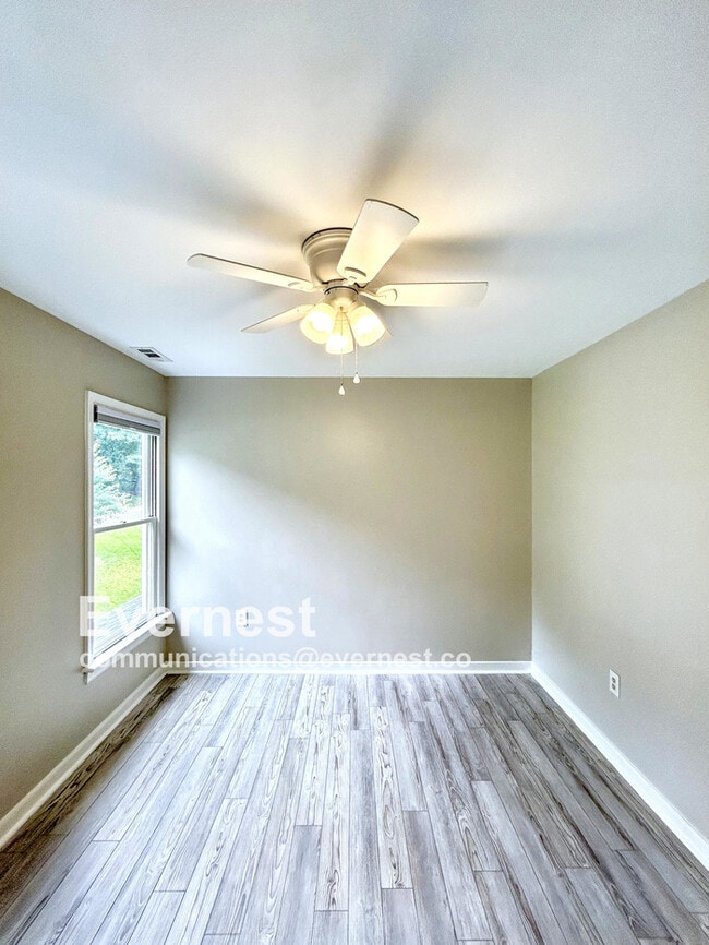 Building Photo - 5505 Chestnut Bluff Rd