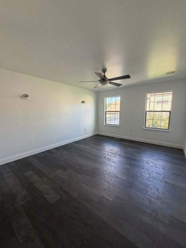 Building Photo - 4 Southbrook Dr