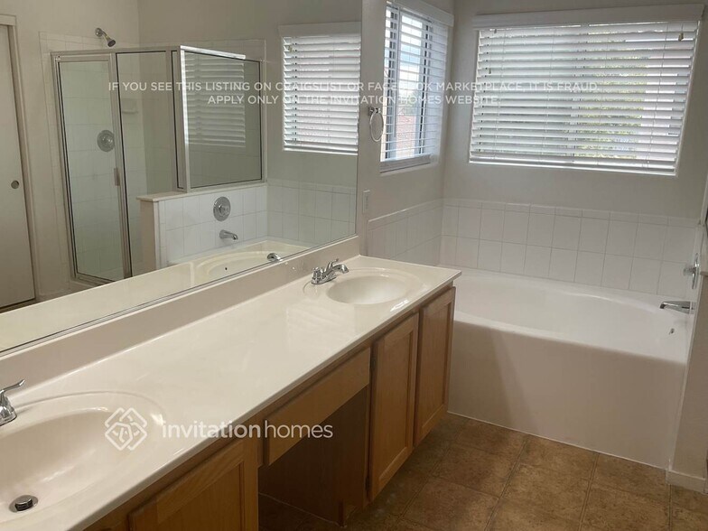 Building Photo - 7941 Turtle Island Ct