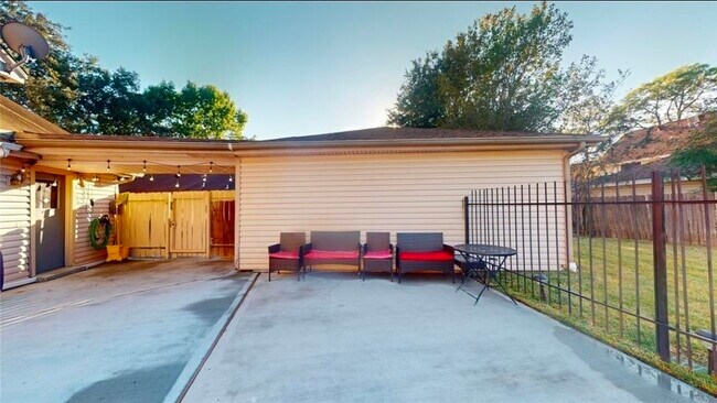 Building Photo - 4026 Ash Hollow Dr