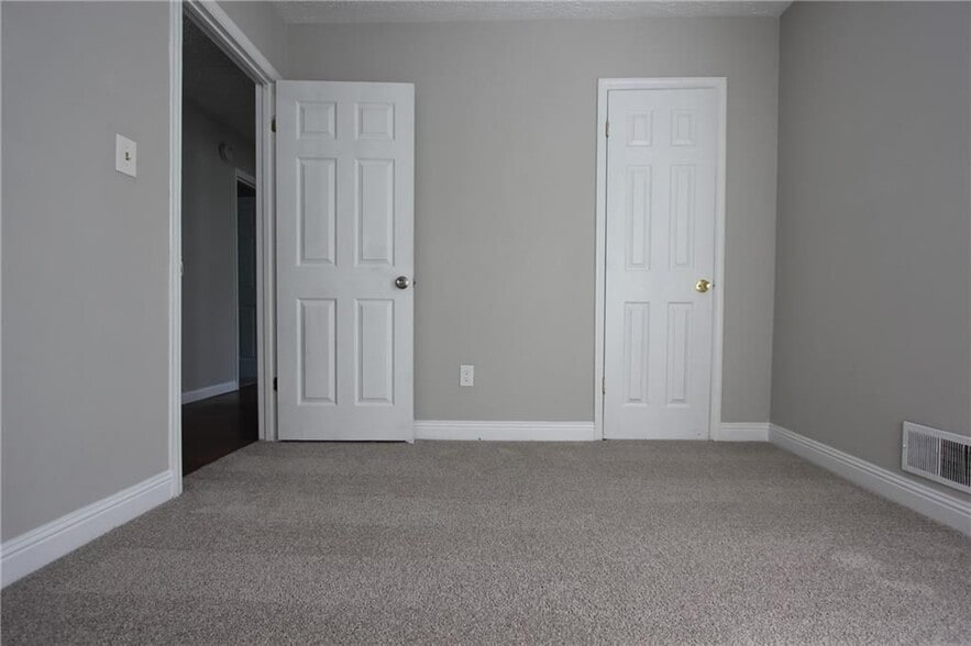 Building Photo - 3085 Creel Rd