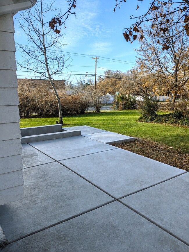 Building Photo - 2 Weeks Rent Free – Spacious 3 Bed / 2 Bath Ogden Home with Finished Basement