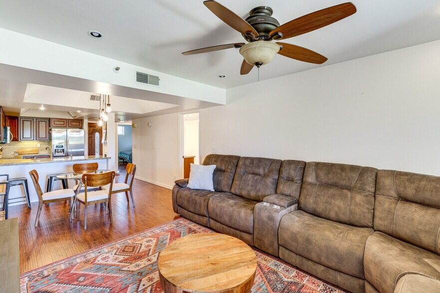 Building Photo - 7910 E Thomas Rd