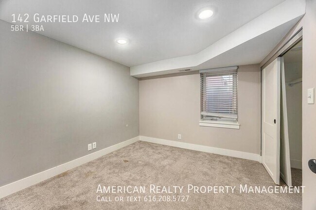 Building Photo - 142 Garfield Ave NW