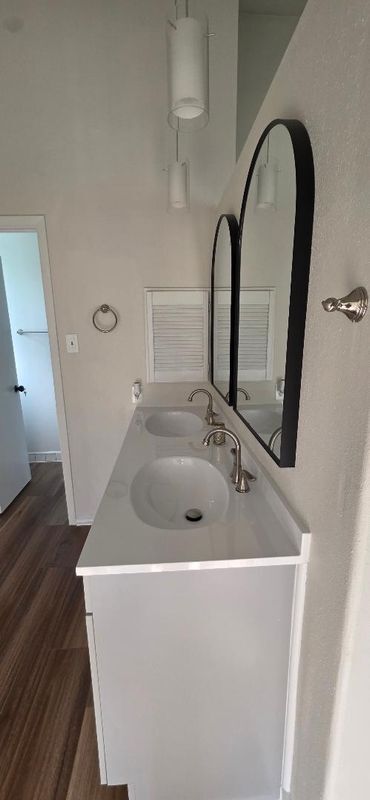 Building Photo - 8443 Gulfwood Ln
