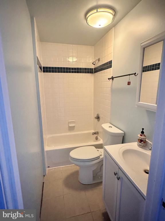 Building Photo - 332 Rubens Cir